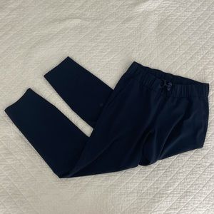 Lulu Pants Size 4 Like New